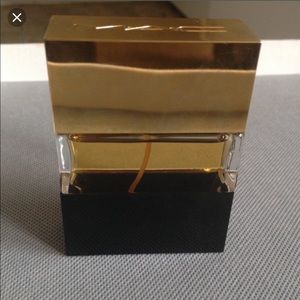 ISO!!!!!!!!!! MAC CREATIONS MV2 💛